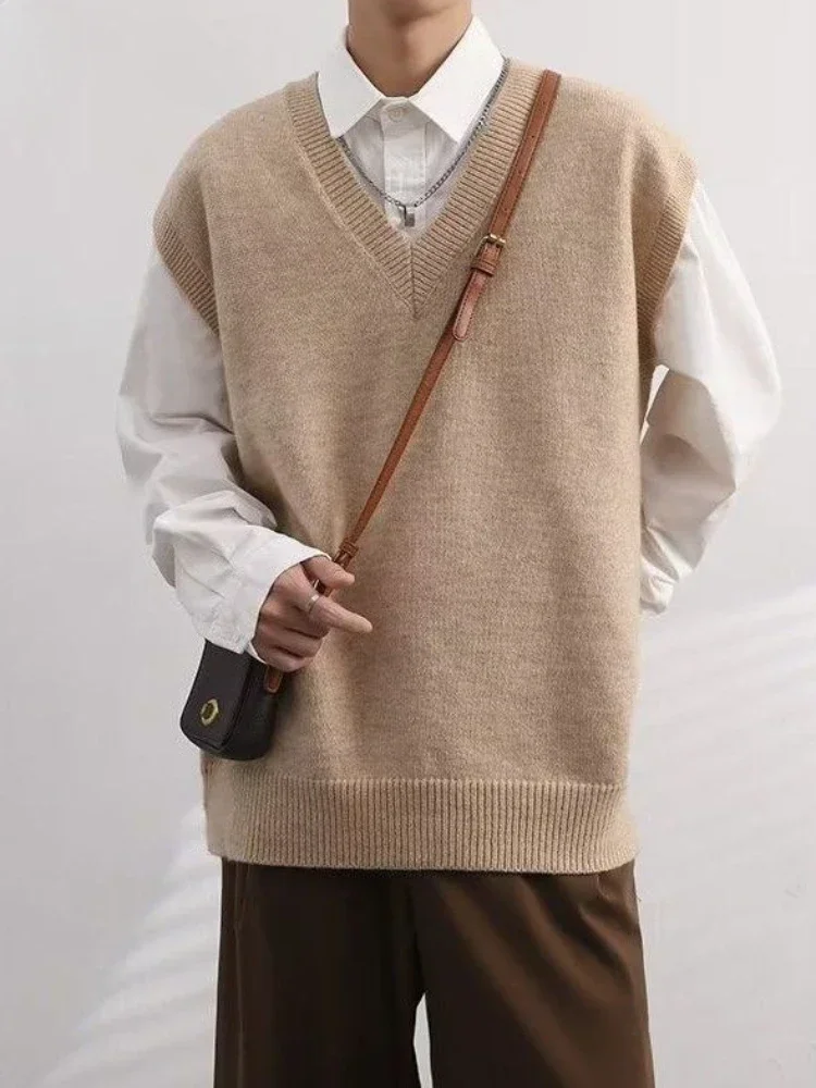 Sewing Vest - เสื้อกั๊กไหมพรมสีเบจ คอวี แขนกุด ทรงซิการ์ ไซส์ใหญ่ ราคาถูก