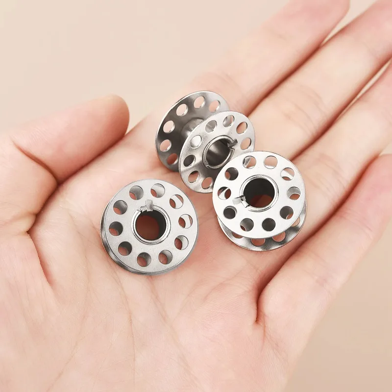 Thread Bobbins Empty - 10-50 ชิ้น แกนด้ายโลหะสำหรับจักรเย็บผ้าในครัวเรือน แกนด้ายเปล่า สแตนเลส สำหรับม้วนด้ายไหม